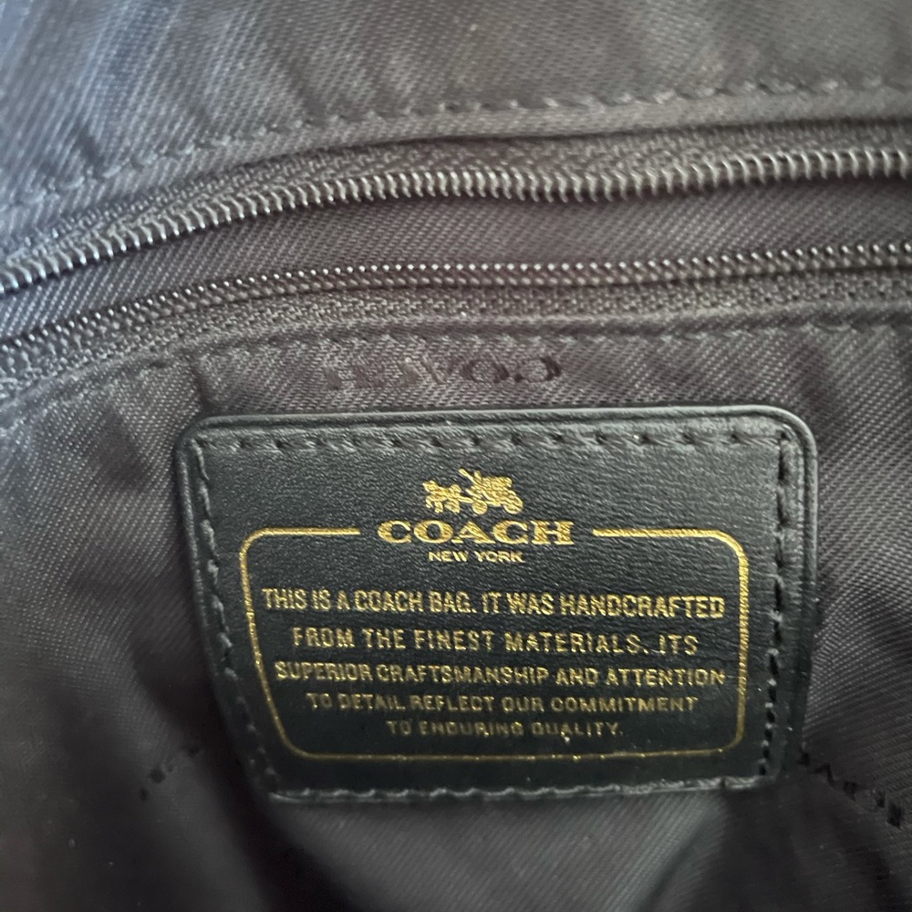 Coach - Picture 4 of 5